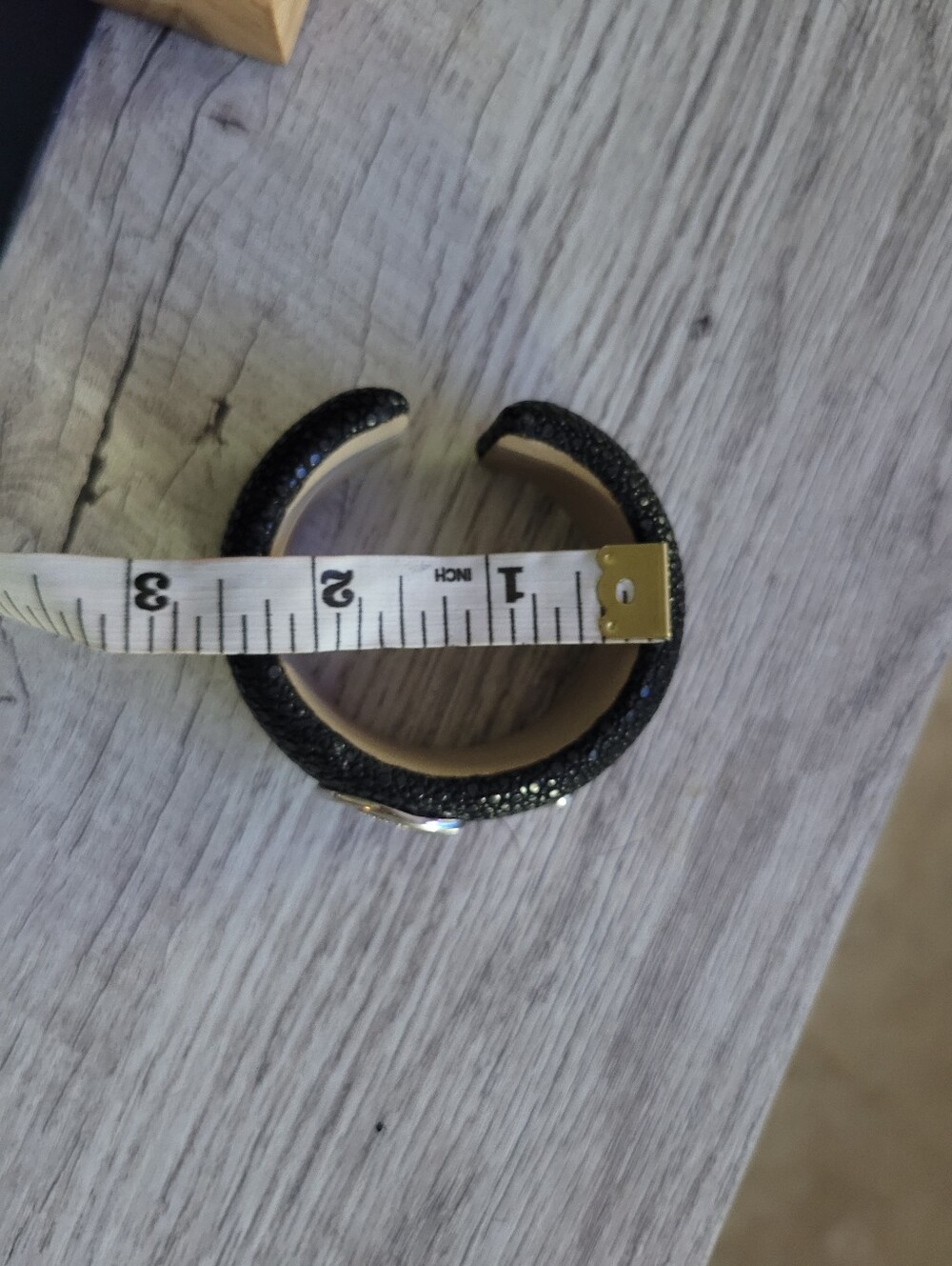 Stingray and Diamond Cuff Bracelet - Picture 6 of 6